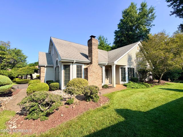 24 Abbey Lane, Marlboro, NJ 07746