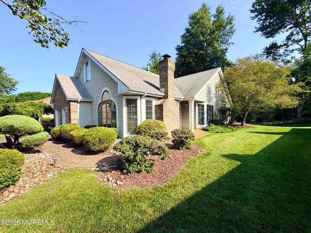 24 Abbey Lane, Marlboro, NJ 07746