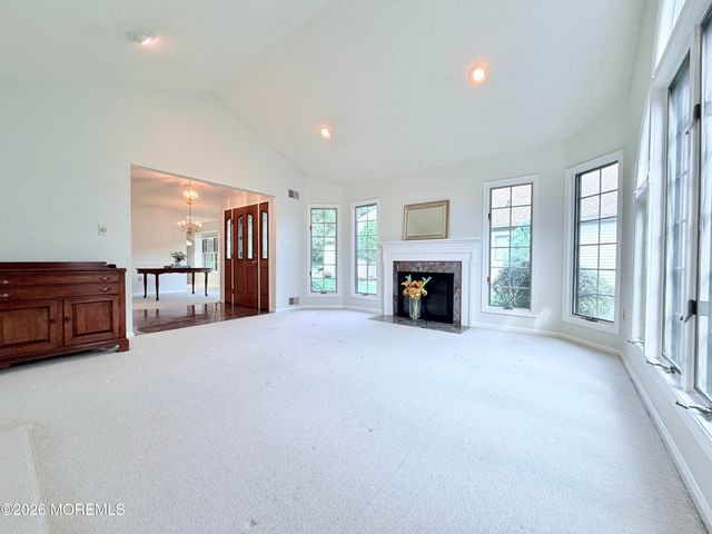 24 Abbey Lane, Marlboro, NJ 07746