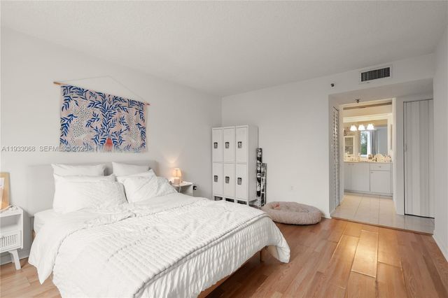 17890 W Dixie Hwy 614 Hwy 614, North Miami Beach, FL 33160