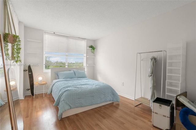 17890 W Dixie Hwy 614 Hwy 614, North Miami Beach, FL 33160