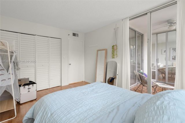 17890 W Dixie Hwy 614 Hwy 614, North Miami Beach, FL 33160