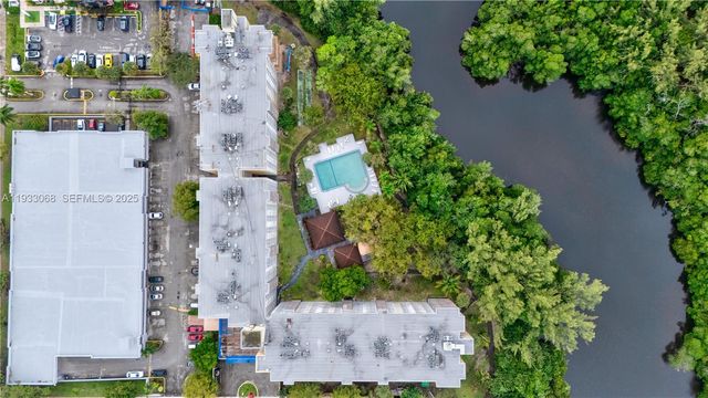 17890 W Dixie Hwy 614 Hwy 614, North Miami Beach, FL 33160