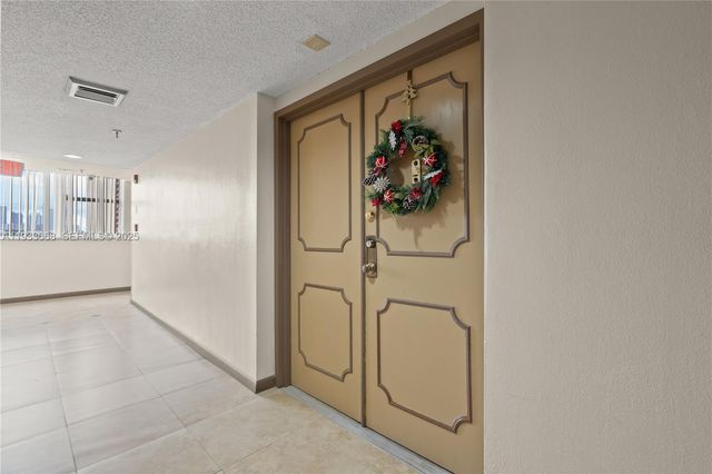 17890 W Dixie Hwy 614 Hwy 614, North Miami Beach, FL 33160