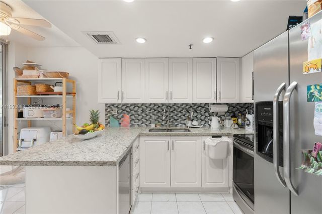 17890 W Dixie Hwy 614 Hwy 614, North Miami Beach, FL 33160