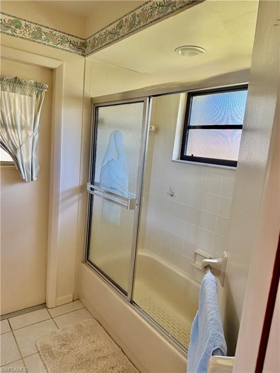 Image 18 of property listing at 2216 SE 3rd ST, Cape Coral, FL 33990