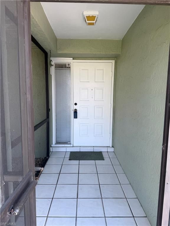 Image 7 of property listing at 2216 SE 3rd ST, Cape Coral, FL 33990