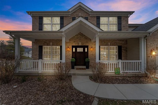 6 Pleasant Valley Drive, Ballwin, MO 63021