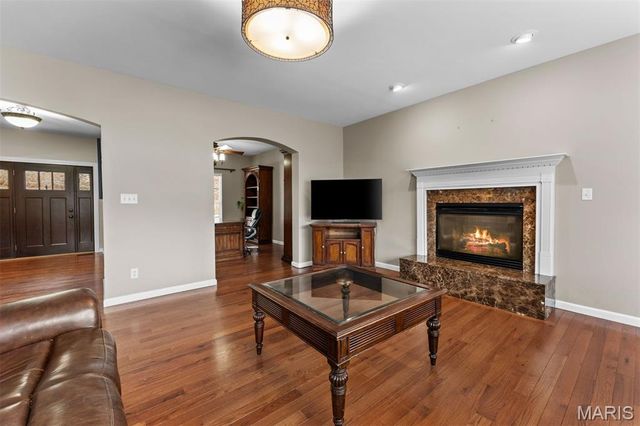 6 Pleasant Valley Drive, Ballwin, MO 63021