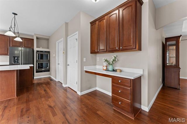 6 Pleasant Valley Drive, Ballwin, MO 63021