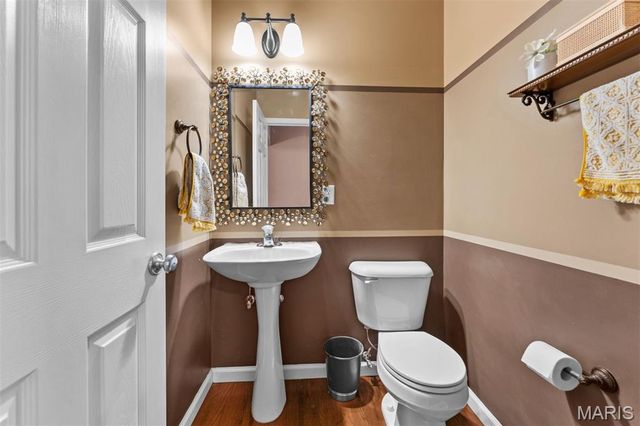 6 Pleasant Valley Drive, Ballwin, MO 63021