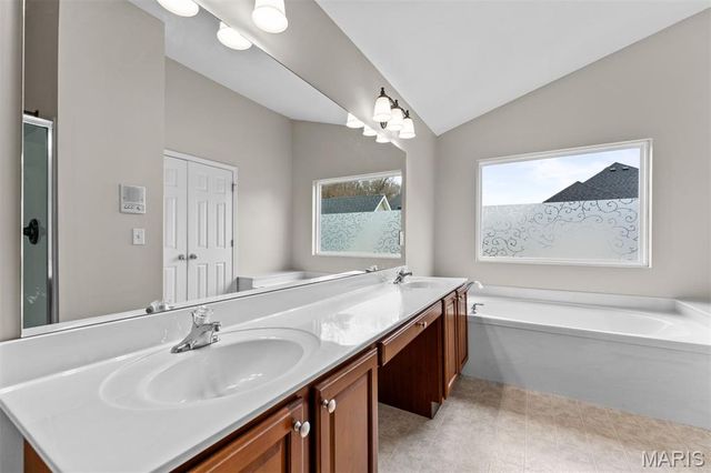 6 Pleasant Valley Drive, Ballwin, MO 63021