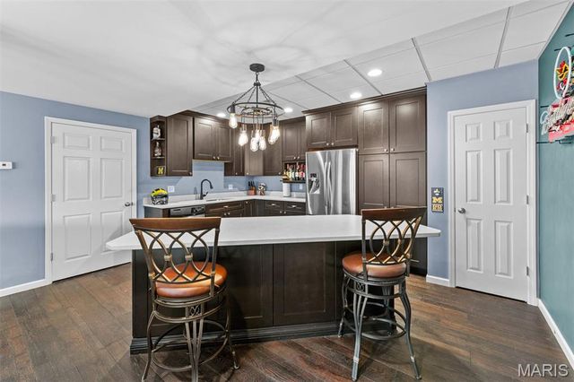 6 Pleasant Valley Drive, Ballwin, MO 63021