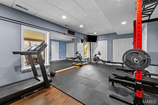 6 Pleasant Valley Drive, Ballwin, MO 63021