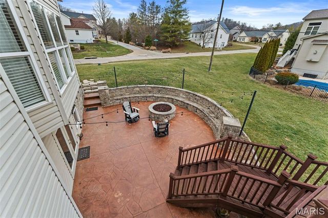 6 Pleasant Valley Drive, Ballwin, MO 63021