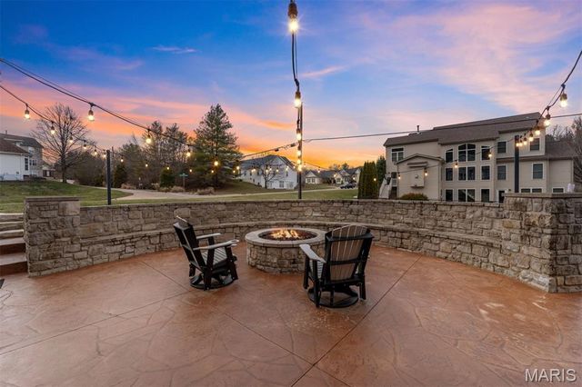 6 Pleasant Valley Drive, Ballwin, MO 63021