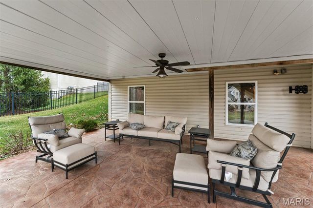 6 Pleasant Valley Drive, Ballwin, MO 63021