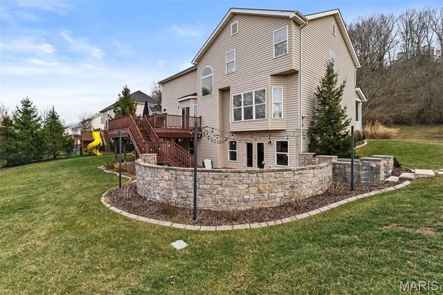 6 Pleasant Valley Drive, Ballwin, MO 63021