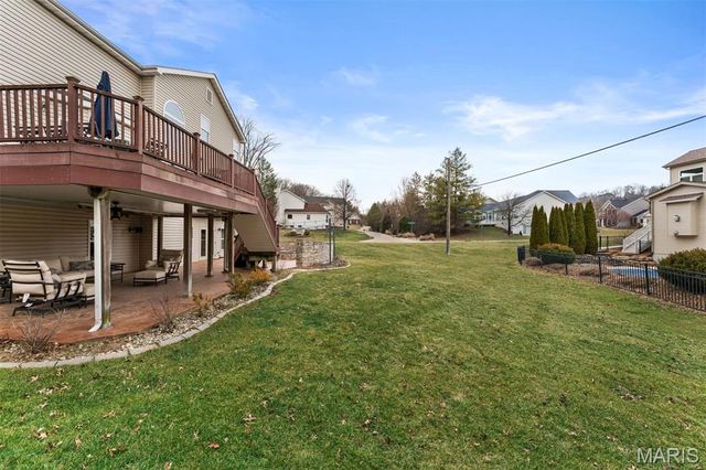 6 Pleasant Valley Drive, Ballwin, MO 63021