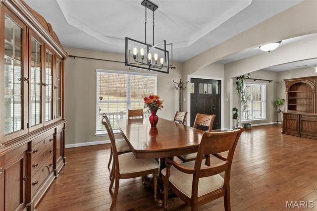 6 Pleasant Valley Drive, Ballwin, MO 63021