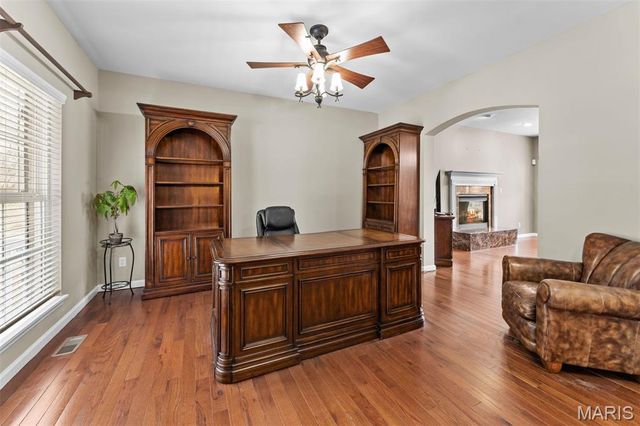 6 Pleasant Valley Drive, Ballwin, MO 63021