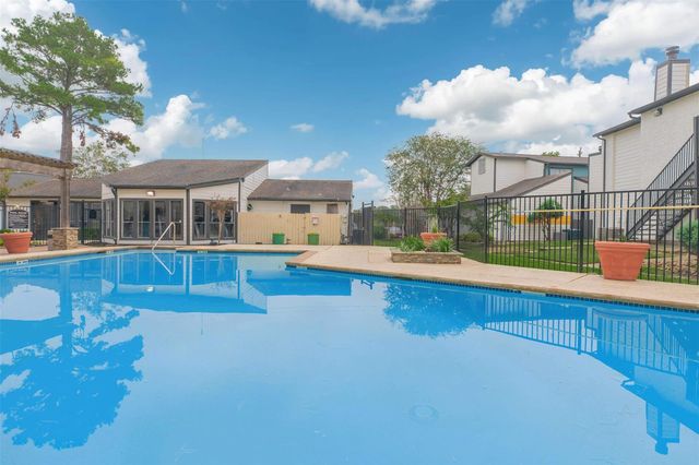 21717 Inverness Forest Boulevard 2604, Houston, TX 77073