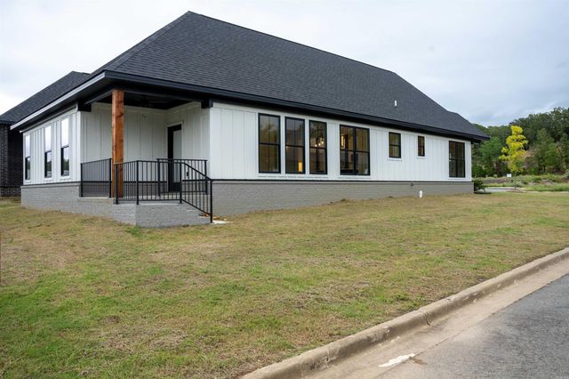 105 Easy Street, Maumelle, AR 72113