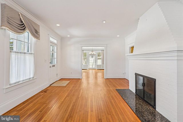 1922 S ARLINGTON RD, Arlington, VA 22202