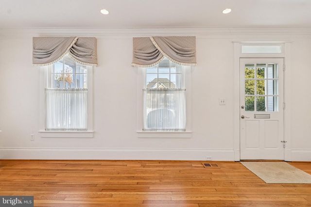 1922 S ARLINGTON RD, Arlington, VA 22202