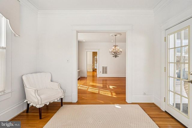 1922 S ARLINGTON RD, Arlington, VA 22202