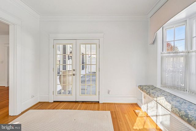 1922 S ARLINGTON RD, Arlington, VA 22202