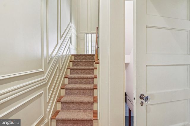 1922 S ARLINGTON RD, Arlington, VA 22202