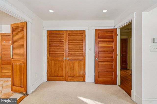 1922 S ARLINGTON RD, Arlington, VA 22202