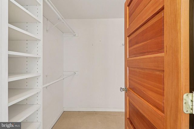 1922 S ARLINGTON RD, Arlington, VA 22202