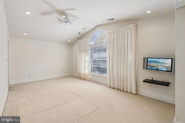 1922 S ARLINGTON RD, Arlington, VA 22202