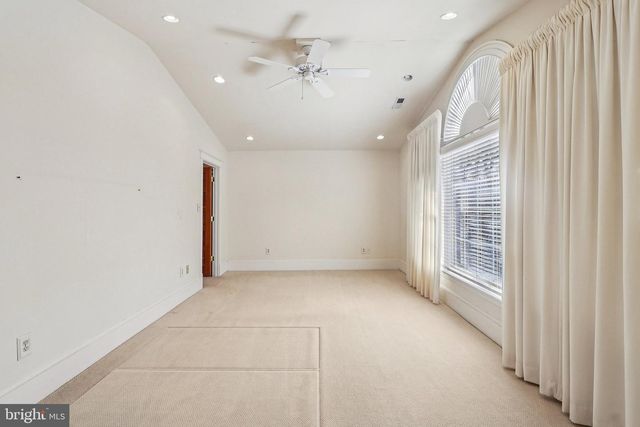 1922 S ARLINGTON RD, Arlington, VA 22202