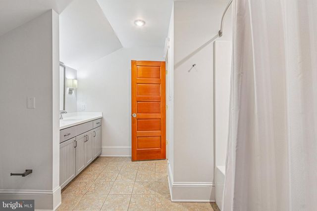 1922 S ARLINGTON RD, Arlington, VA 22202