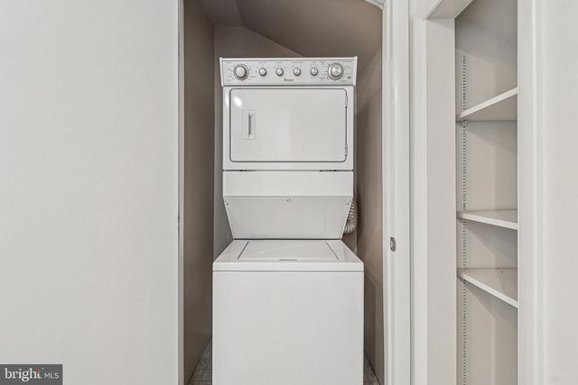 1922 S ARLINGTON RD, Arlington, VA 22202