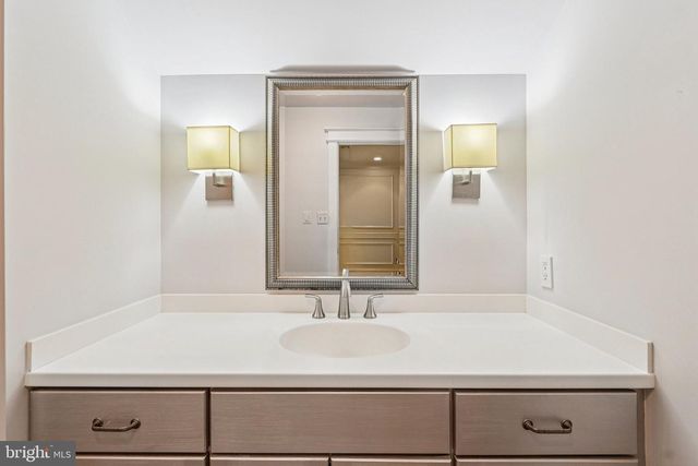 1922 S ARLINGTON RD, Arlington, VA 22202