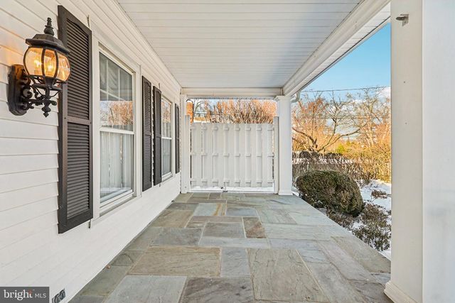 1922 S ARLINGTON RD, Arlington, VA 22202