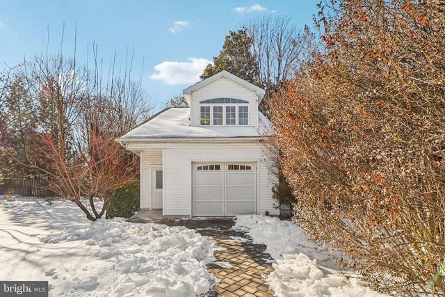 1922 S ARLINGTON RD, Arlington, VA 22202