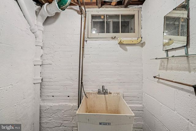 1922 S ARLINGTON RD, Arlington, VA 22202