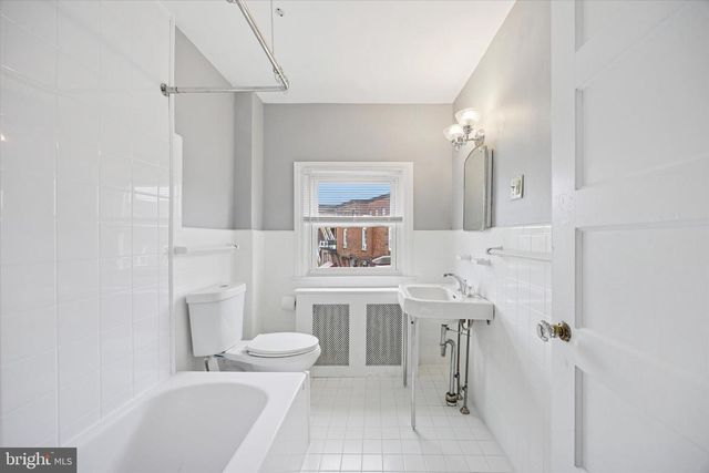 10 PARK AVE #2ND FLOOR, Swarthmore, PA 19081