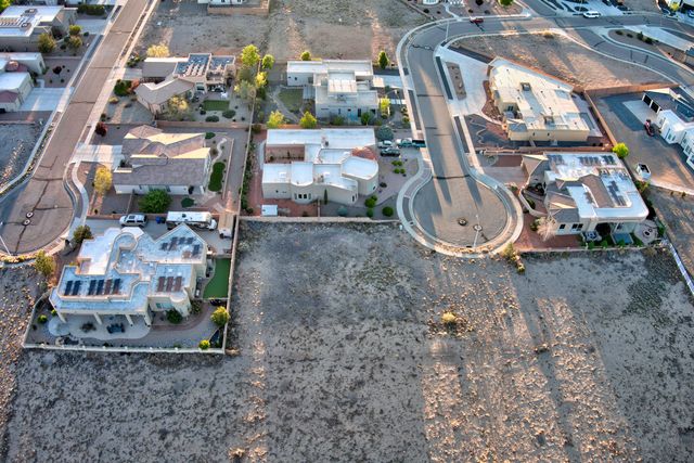 7904 Kibo Drive NW, Albuquerque, NM 87120