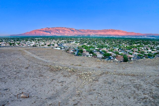 7904 Kibo Drive NW, Albuquerque, NM 87120