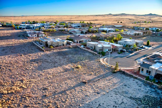 7904 Kibo Drive NW, Albuquerque, NM 87120