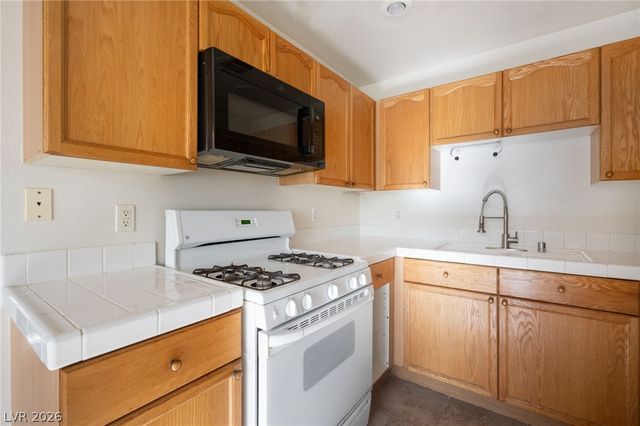 325 Amber Pine Street 205, Las Vegas, NV 89144