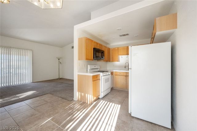 325 Amber Pine Street 205, Las Vegas, NV 89144
