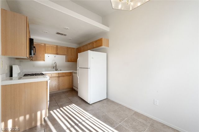325 Amber Pine Street 205, Las Vegas, NV 89144
