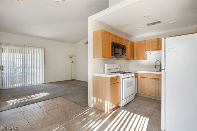 325 Amber Pine Street 205, Las Vegas, NV 89144